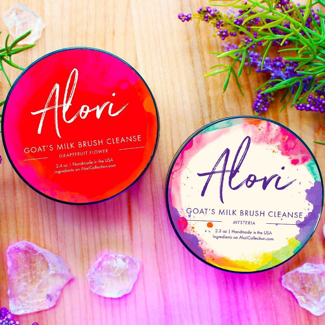 🌺 GRAPEFRUIT FLOWER 🌺
Our best selling Goat’s Milk Brush Cleanse scent is back in stock: bit.ly/2XgGC8m

🔥 Get FREE domestic shipping with code “ALOAPPROVED” offer ends 07/22, 11:59pm PDT.

#aloricollection #cleanbrushgang #crueltyfree 🖤 Blaxican Owned