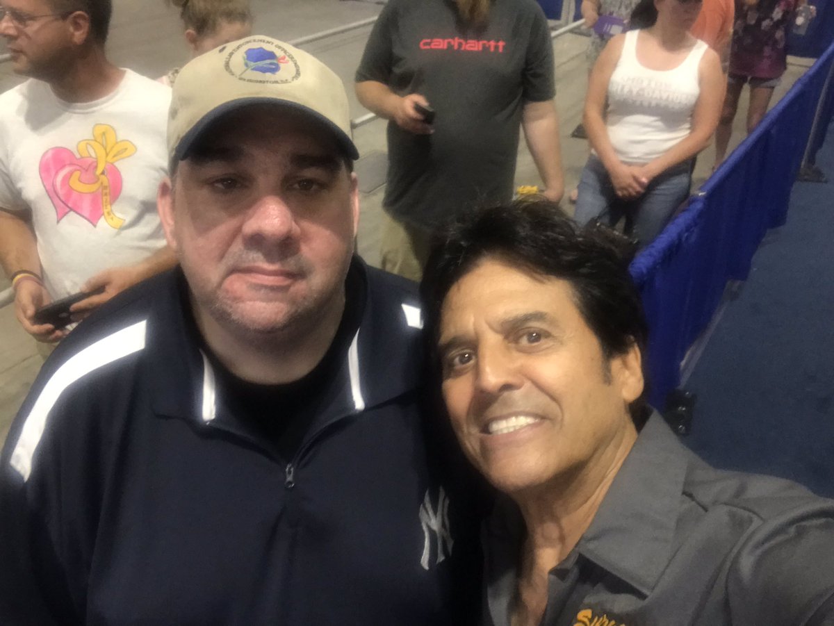 MSchwartzEDS's tweet photo. Got to meet a childhood hero and one of the reasons I got into law enforcement. Great guy!  Thanks @ErikEstrada Honor and privilege to meet you. #CHIPs https://t.co/gF7rDGHIbU