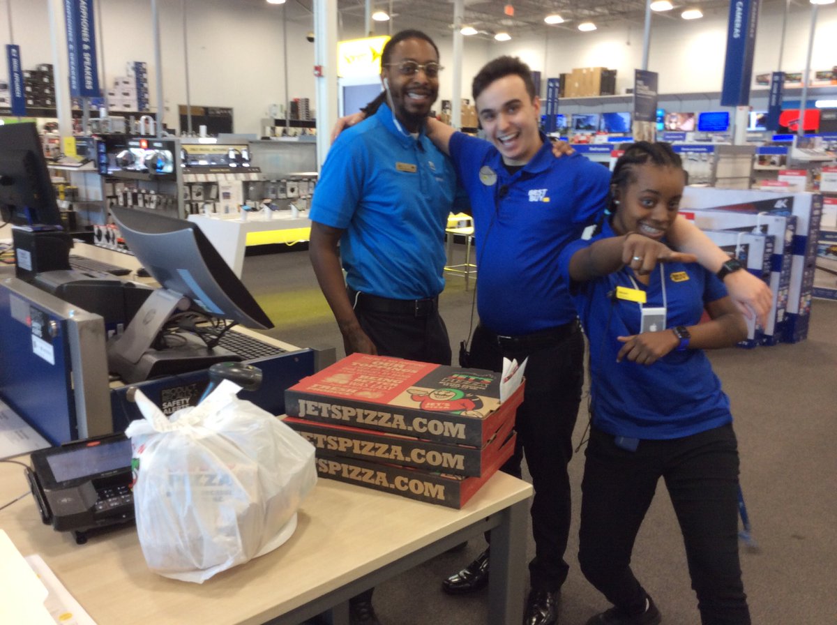 Russell Badamo tweet media