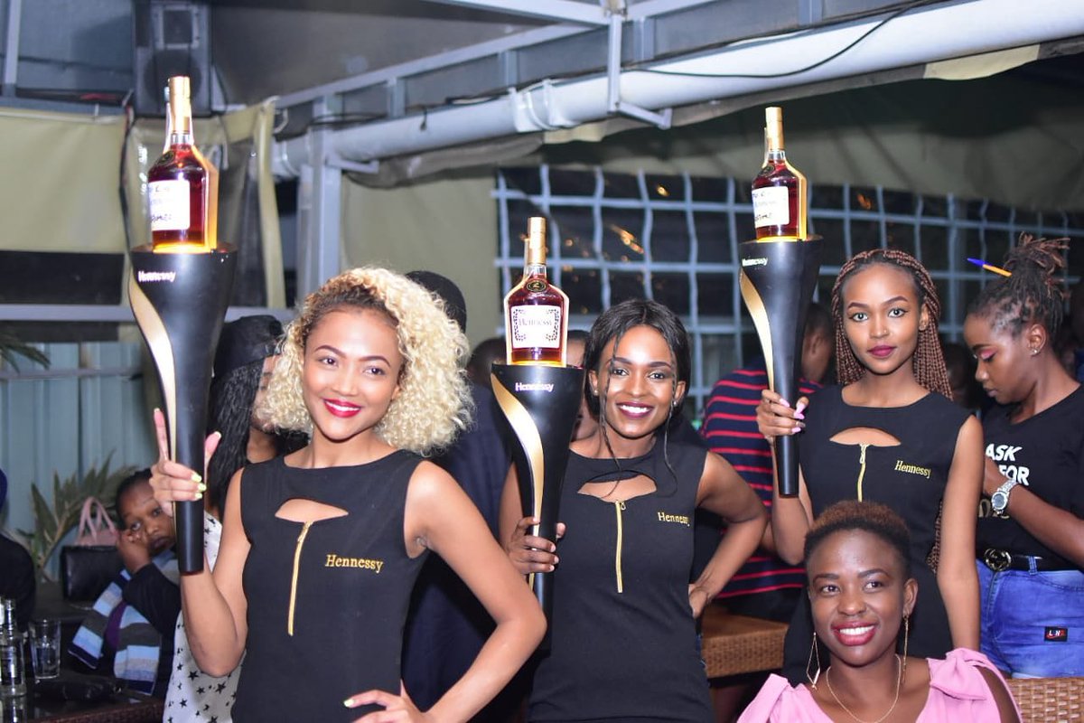 ExactExperient2's tweet photo. That moment when you finally see your best cognac coming #Hennessy. Current situation at @thefourhorsemenke! Henny Night sponsored by @hennessy
.
.
.
#HennessyKe
#HennyNights
#HennessyCocktails
#ExactMarketing
#ExactExperiential https://t.co/JGjK9fBi9g