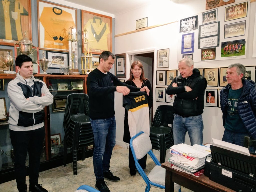 BuccaBali's tweet photo. Ahora en Lezama conociendo el club más antiguo, Manuel J Cobo. La provincia tiene que tener un programa de fortalecimiento de clubes. 

Quiero una provincia deportiva!

#Re🏃🏃BsAs https://t.co/Bf2Kl1z6KP