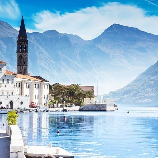scbholidays's tweet photo. Montenegro looks like it could be in a fairytale, it really is gorgeous! Have you ever been?

Book yourself an apartment with an incredible view here - https://t.co/lpEOQZ8x9D

#montenegro #balkan #mediterranean #med #europe #fairytale #vacations #love #holiday https://t.co/K00bJZoQ1Q