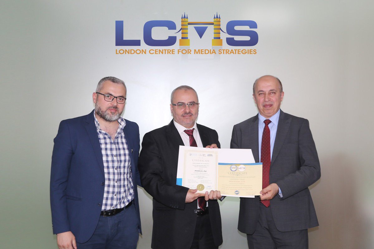LCMS_London's tweet photo. تخريج دفعة من طلبة #العلوم_السياسية ضمن برنامج دبلوم النخبة المميزة الذي نظمه #مركز_لندن_للاستراتيجيات_الإعلامية بالتعاون مع أكاديمية العلاقات الدولية.
شارك في البرنامج ٤٥ طالباً من ١١ دولة.
#LCMS_London https://t.co/pYnJZcein1