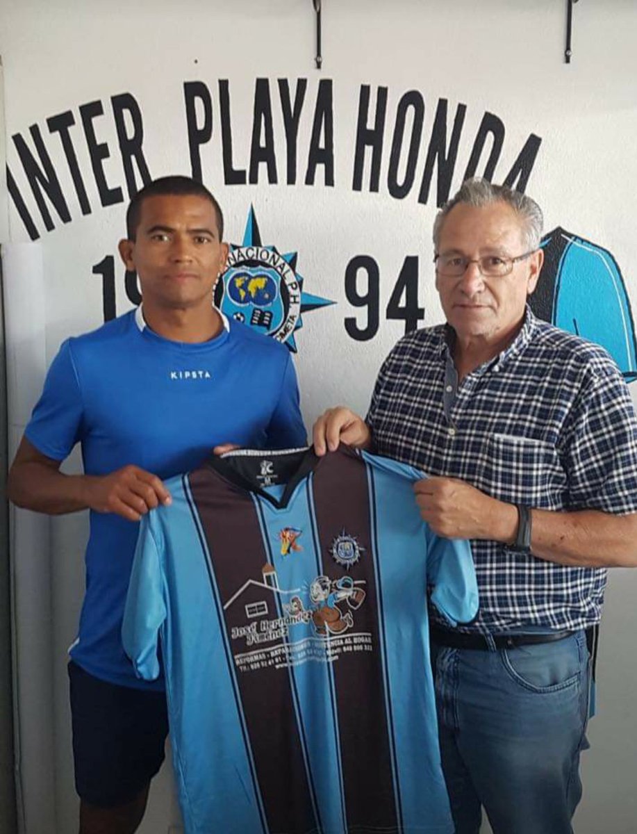 interplayahonda's tweet photo. Los entrenadores Alberto Batista y Jaime Orlando Martinez amplian su compromiso con nuestro club haciéndose cargo de la categoría Alevín B.

Entrenadores que han sido fieles seguidores de la cultura deportiva de nuestro club.

Ánimo y mucha suerte !!!! 👏👏

💪 Fuerza Inter!!! https://t.co/UweNYsmkZJ