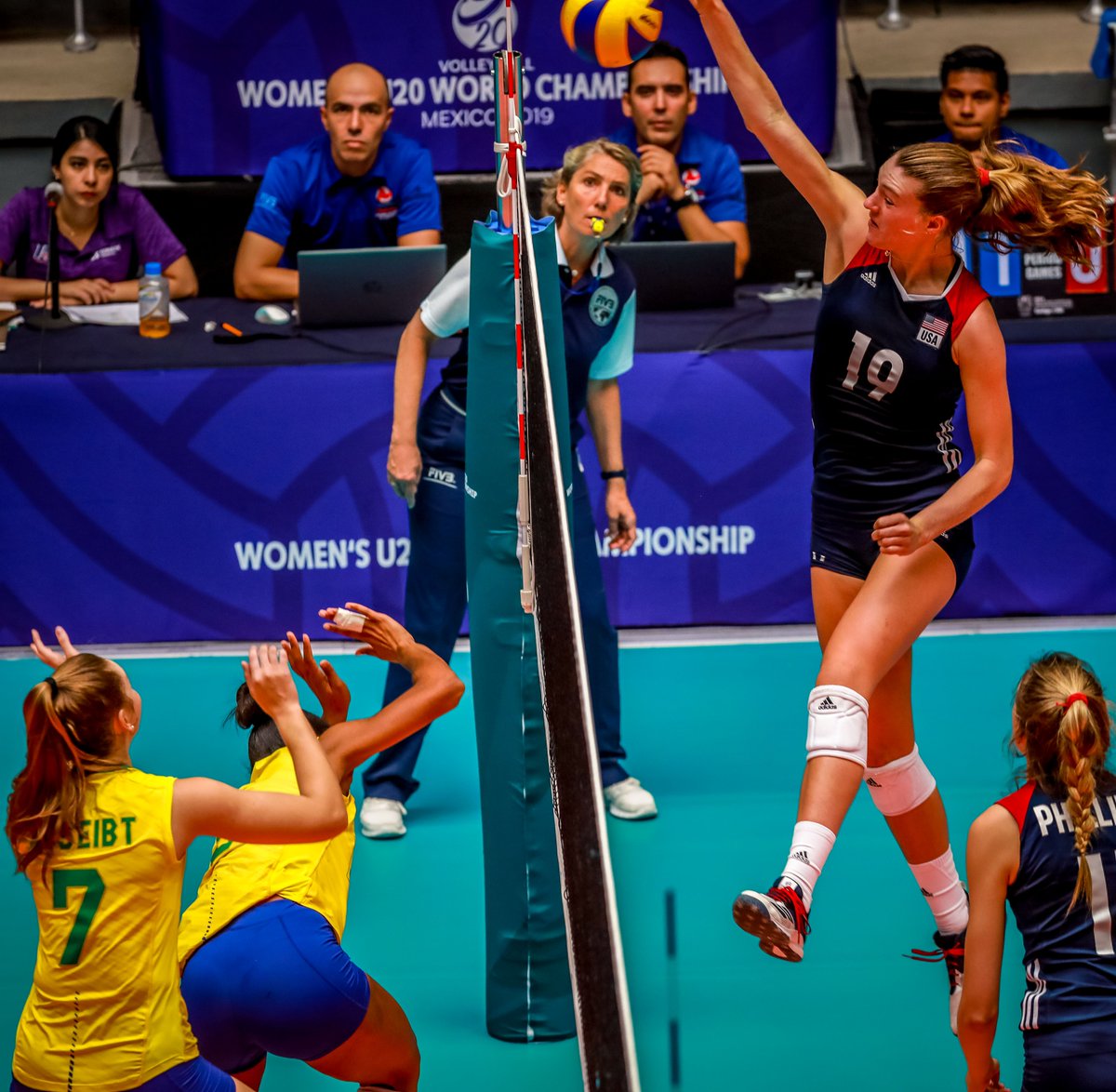usa volleyball match