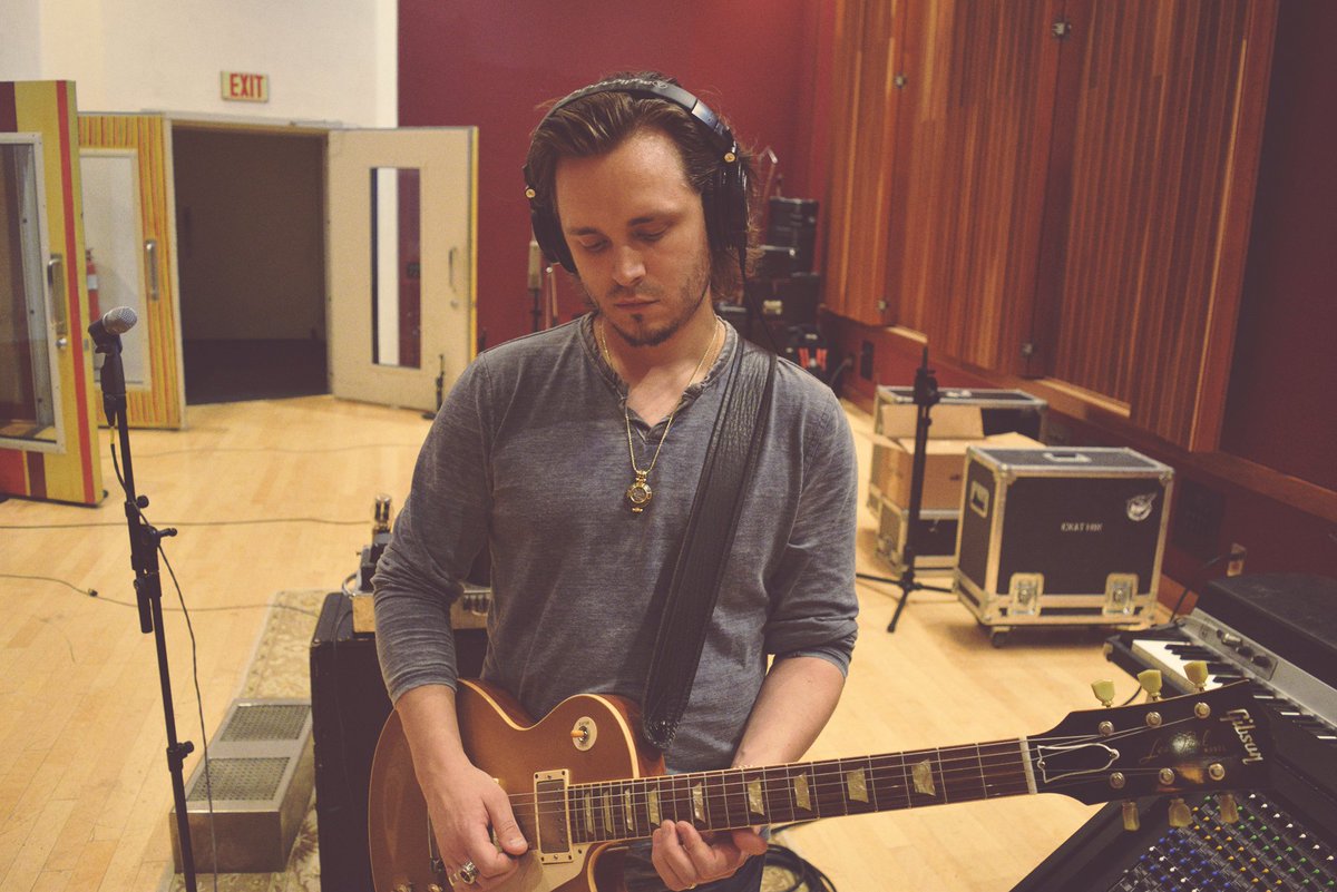JonathanJackson's tweet photo. We recorded our new album, Ultraviolet Empire, in a few different studios in Nashville. One of them was the legendary @BlackbirdPro. It had great rooms to record in and helped to capture the band's sound. 
.
#JonathanJackson #JJEnation #UltravioletEmpire #Nashville https://t.co/5MFfWzxkqv