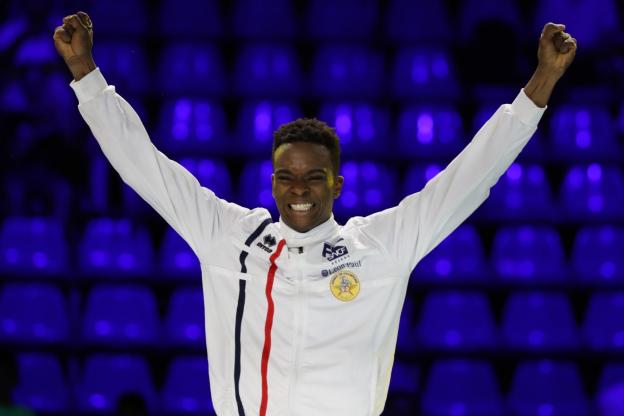 Médaillé de bronze en 2014, Enzo Lefort a, cette fois, remporté les Mondiaux et s'est confié après sa victoire : « Ce titre, il est là pour toujours » ow.ly/Crmb30paJWS