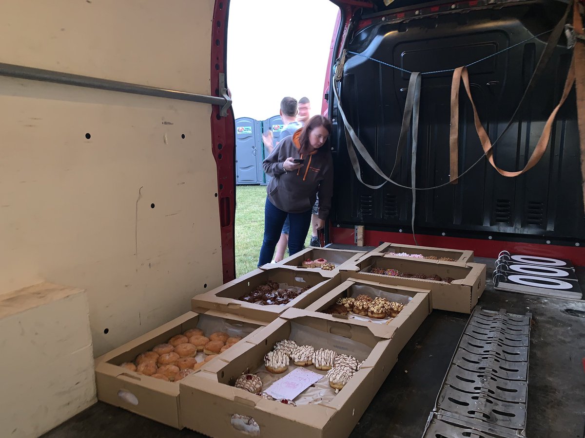Fireblade_Babe's tweet photo. Thank@you @LeeHardyRacing for supplying @racesafe marshals and Medics with @HelloDoughnut for us all!! Amazing!!! @OfficialBSB @SnettertonMSV @BritTalentCup https://t.co/UlvLcDQ6XP