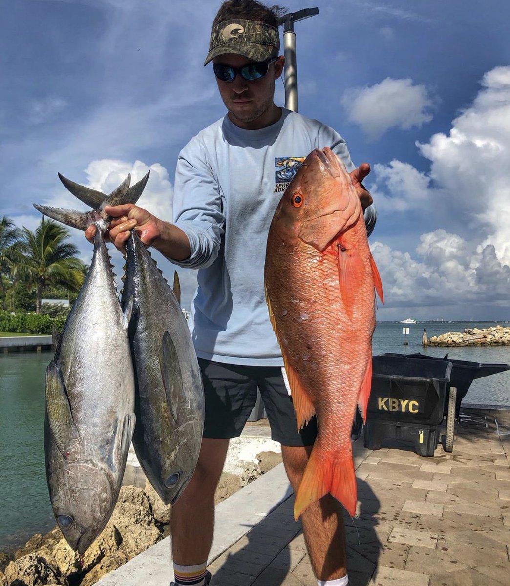 SportsmansADV's tweet photo. Robbie Leto reppin' a @sportsmansadv OG #throwback t-shirt while fishing for 24 hours straight landing some nice fish! Well done 👏. @costasunglasses #SeeWhatsOutThere #Fishing #InstaFishing #MuttonSnapper #SaltwaterFishing #BlackFinTuna #GrouperFishing #FishSlayer #FishFan https://t.co/HD5cd7Yekk