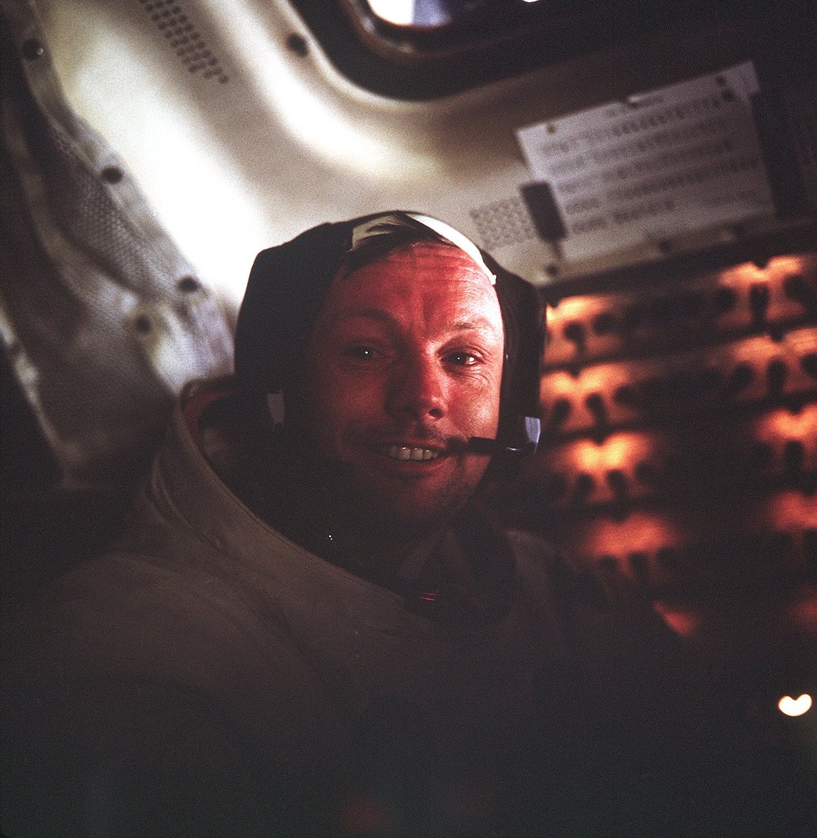 CassiniSaturn's tweet photo. HOUSTON: Roger, Tranquility. Be advised there's lots of smiling faces in this room, and all over the world.

TRANQUILITY: There are two of them up here.

#Apollo50th https://t.co/5UZrKkcvMR
