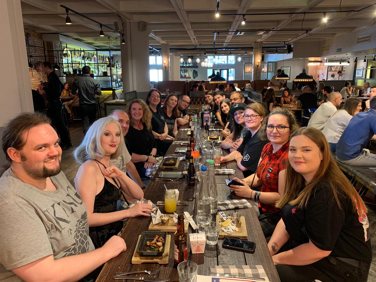 Luthien_22's tweet photo. An amazing day celebrating life with the #LPFamily raising money for @MindCharity in honour of Chester! So good to see everybody! 💖🌟 #TogetherForChester #MakeChesterProud #FuckDepression #SpreadLove #EndTheStigma #320changesdirection https://t.co/KDNsgFgD66