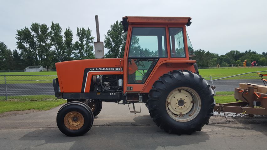 MachineryPete's tweet photo. Workhorse gets day in spotlight...Facebook follower Luke M. from MN sent me this pic: "All cleaned up for the Chisago County Fair parade this afternoon. For 12,600 hours it looks pretty good. I hope to get this a full restore someday"
Specs on AC 6080's: https://t.co/Ru3aQaDT9R https://t.co/mSTLBAZFfr