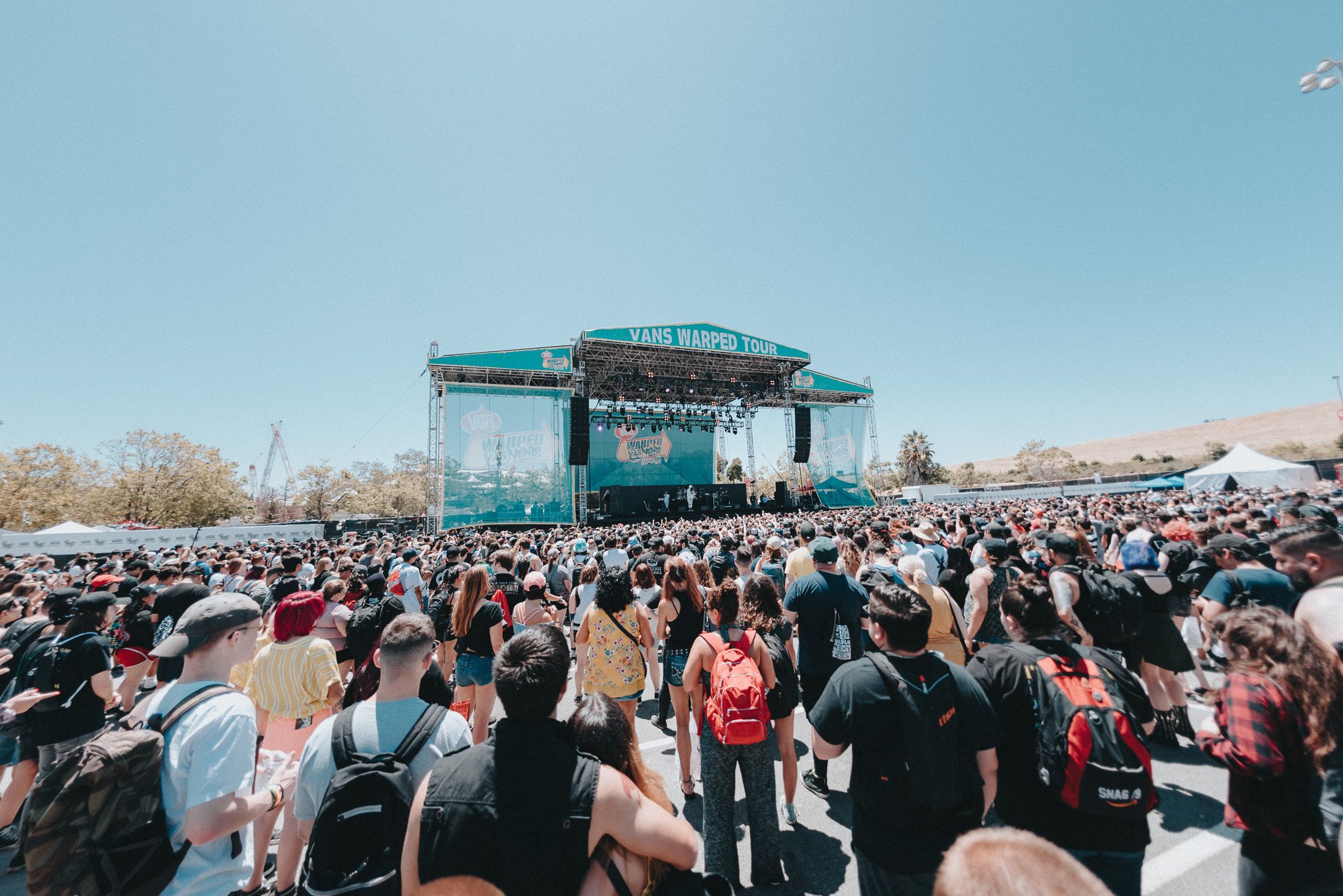 Vans Warped Tour on Twitter: "STAGE INFO The Vans "Off The Wall" Stage is 1  stage that rotates every time a new band plays. don't go looking for 2  stages! 📸 @anammerch #