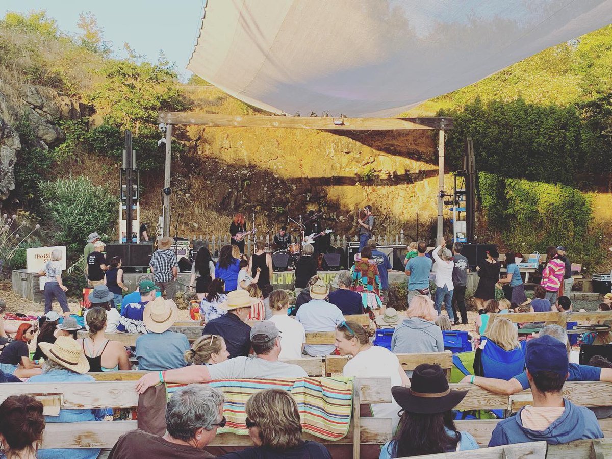 Tennessee Stiffs tweet media