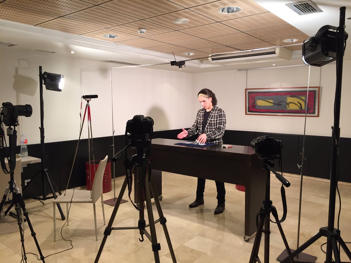 NewtFND's tweet photo. Finally after months of planning and 14 hours of shooting last Sunday we finished filming a cool video that will be released very soon.
😊🎩🎥
Por fin tras meses planeando y 14 horas de rodaje, el domingo pasado acabamos de grabar un video que verá la luz muy pronto.
#danielka https://t.co/8tu8WLR0dw
