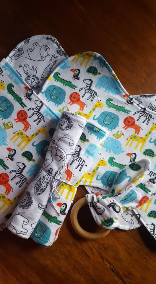 BaybeeloveG's tweet image. rainy day = lots of bright updates to our #etsyshop! 
#boxofbaybeelove #teethers #burpies #babygiftset #baseballbaby #zooanimals #uniquebabygift #handmadebabygift #baybeelovehandmadegifts 
etsy.me/2Y1jh6l