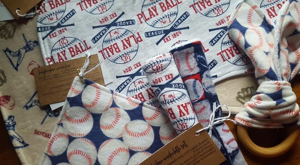 BaybeeloveG's tweet image. rainy day = lots of bright updates to our #etsyshop! 
#boxofbaybeelove #teethers #burpies #babygiftset #baseballbaby #zooanimals #uniquebabygift #handmadebabygift #baybeelovehandmadegifts 
etsy.me/2Y1jh6l