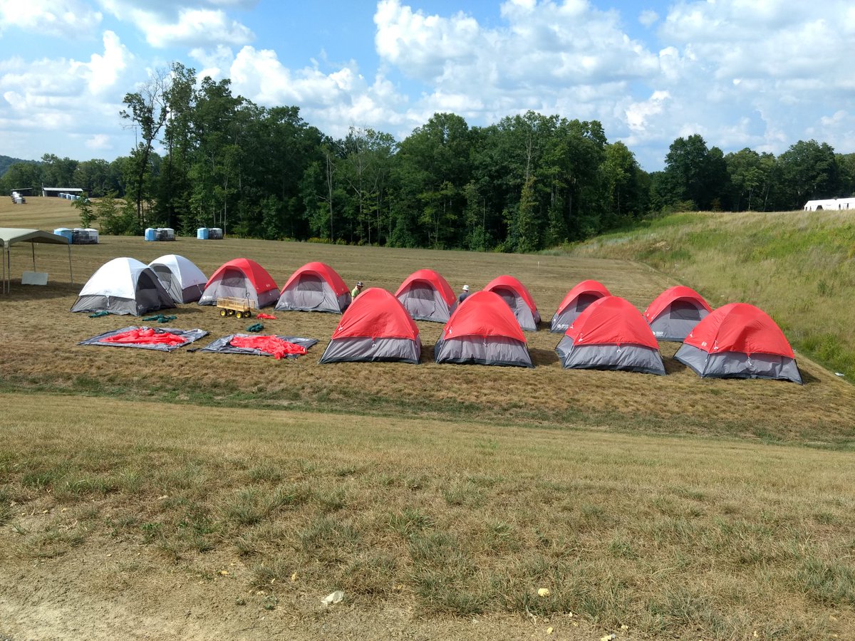 JayneHIStalkMD's tweet image. Today my nursing students learned about teamwork, mass casualty events, and the importance of staking tents. #goodturndaily #UKcontingent