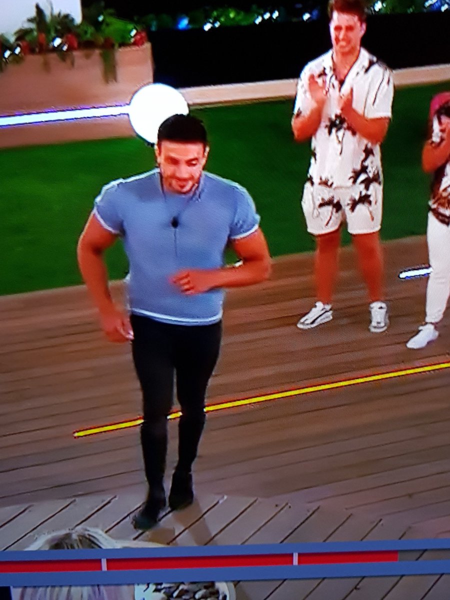 StuartRees78's tweet photo. Should have a fancy dress party at the Villa, perfect costume for Tommy 👍  #lovelsland @LoveIsland https://t.co/T6aNRyU12r