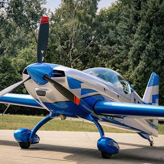 McPecos's tweet photo. Rhapsody in Blue! Current production! #extraNG #aircraftstudiodesign #mcpecos #makingbeautifulaircraft #extraaircraft https://t.co/WjDXYlfBbg https://t.co/UvkR5nChAy