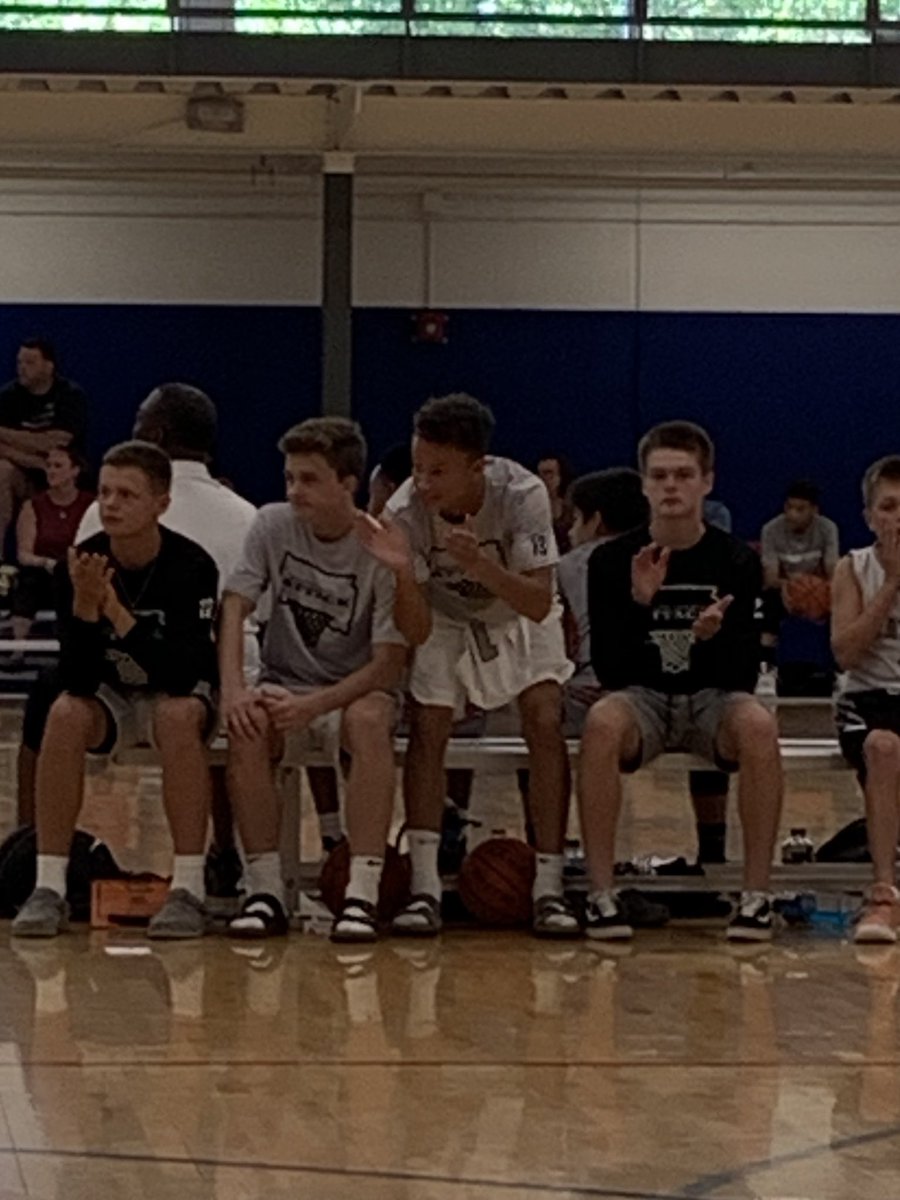 stefashley3's tweet photo. SD Attack U15 boys cheering on the SD Attack U12 to a win. #SDAttack #basketballfam #teampride https://t.co/oGNYbR3uLk