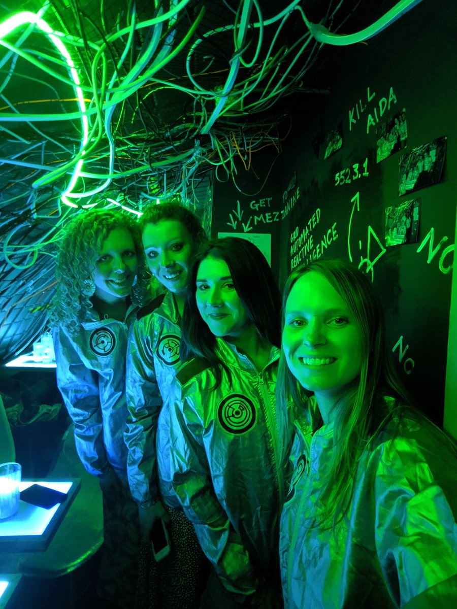 Chloe Gunning ✈️ tweet media