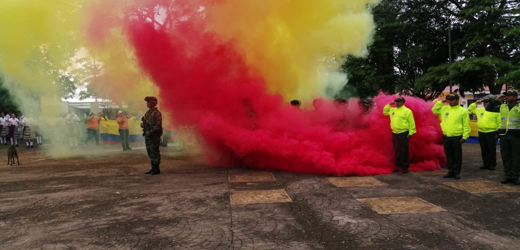 ftc_omega's tweet photo. Hoy en #PuertoRico, #Meta, #MásColombianoQueNunca el #BATOT4 participó del desfile militar y policial en conmemoración de nuestra independencia 🇨🇴
@ftc_omega
#CEO https://t.co/iqsYiaHFdu