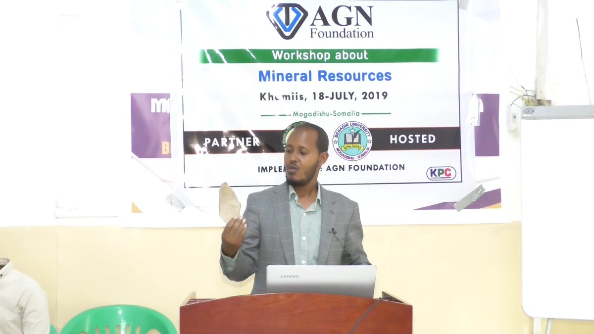 FoundationAgn's tweet photo. waa qayb kamid ah sawiradii laga aaday workshop kii lagu qabtay jamcada banaadir km 5 tr 18/07/2019 

#workshop #mineralREsources #jamcaddaBanaadir #mogadishoSomalia https://t.co/G0ErKzJbtM