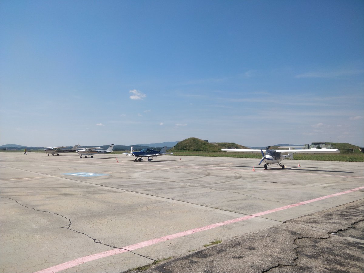 benesmil's tweet photo. Today was a good day to fly! #LKLT #LKCS #LKBE #LKMB. #AvGeek #ComeFlyWithMe @AeroklubPraha @JakubJirutka https://t.co/yxnsBEYTXl