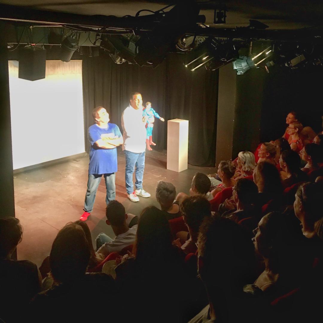 SidneyZAOUI's tweet photo. C'etait encore complet ce soir avec un public entousiasme dans : " Demain je me leve de bonheur" avec Cartouche  , sur une extraordinaire mise en scene de Catherine Marchal . Un veritable carton !!!🎇🎉🙏 https://t.co/JpAHs7egv8