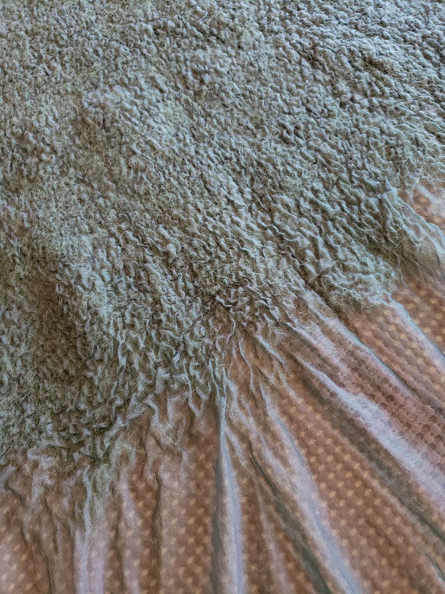 AtelierHeidi's tweet image. And here is the fabric we just made. This can be cut, sewn, and pieced together like other fabrics. It&apos;s lightweight and malleable to a certain degree, so you can stretch it around forms while wet. 
I&apos;m gonna make some more felt pieces and stitch them together for this dress!