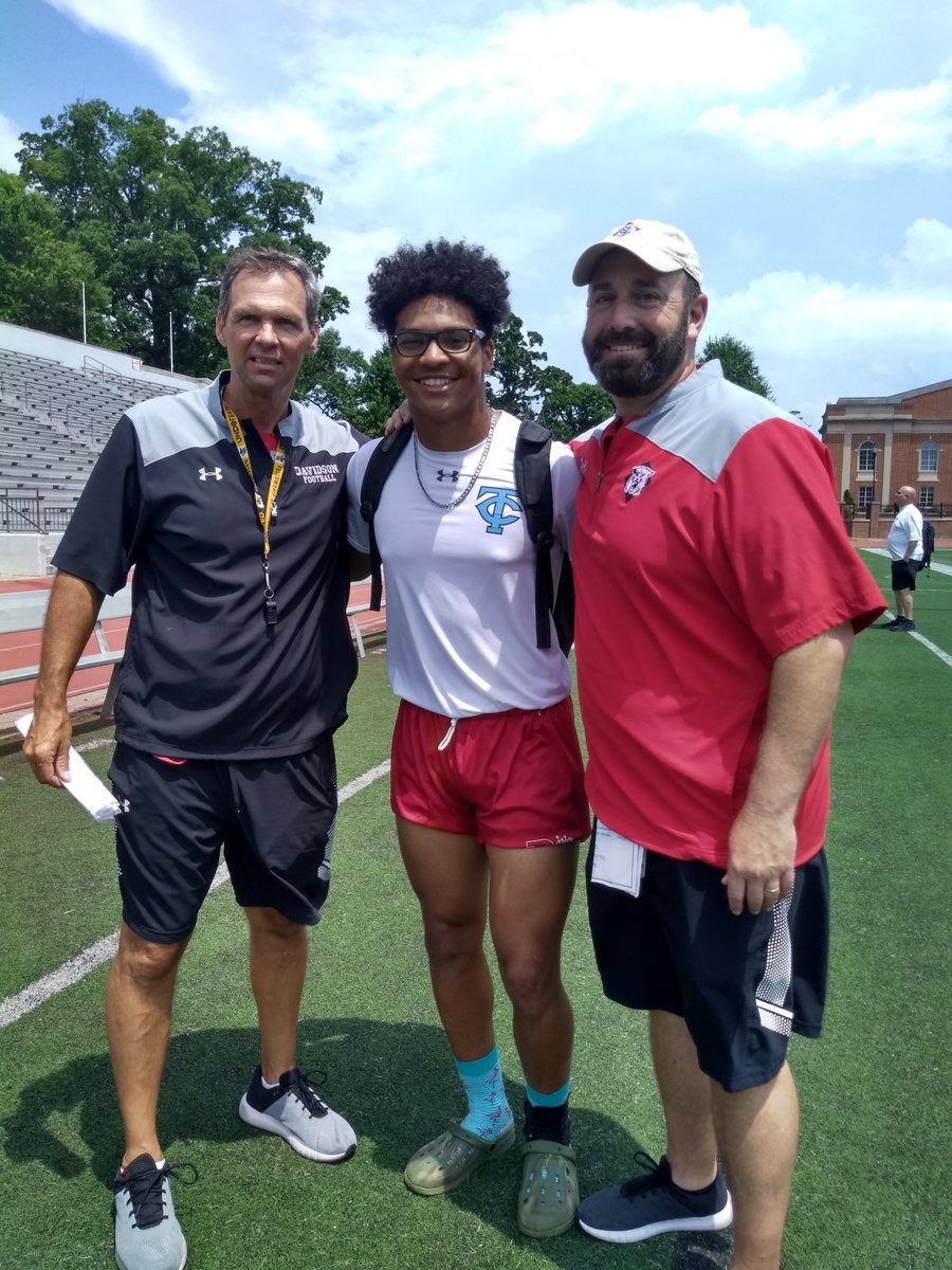 CamB_ship2k20's tweet image. Davidson ‼️‼️Today it felt like home. So after a talk with my parents , I  thank God for the opportunity to proudly say I have committed to Davidson College. Go Wildcats 🔴⚫  #CATPACK20 @Scott_AbellFB @coachjberlin  @RecruitGeorgia 
@EliteGARecruits 
@DavidsonFB