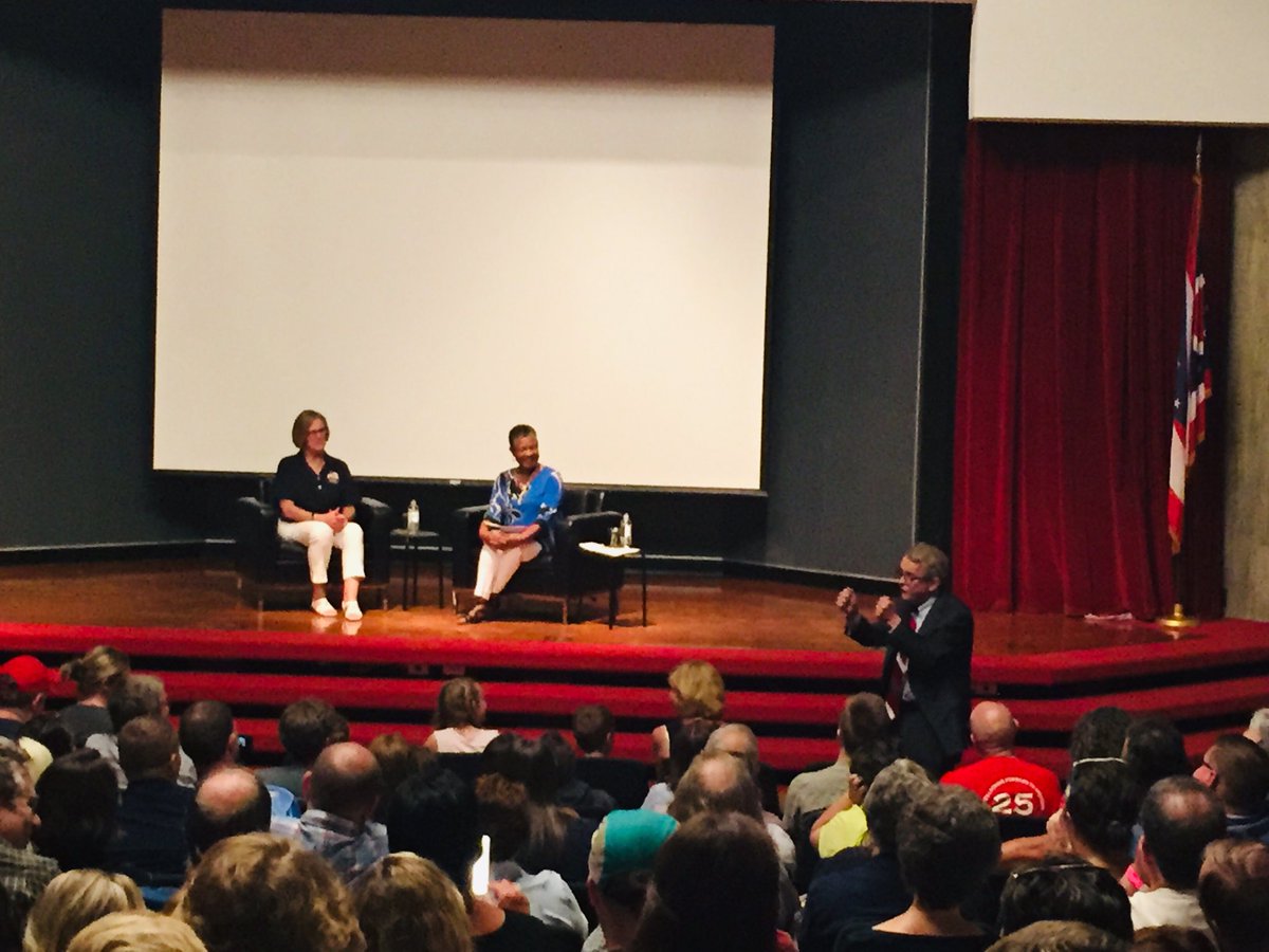 jamisonpack's tweet image. Tonight we invited @GovMikeDeWine to share what he was doing when Neil Armstrong took his first steps on the moon! Tks @MikeDeWine for joining us! #MoonLanding @ohiohistory #firstfootonthemoonwasanohiofoot