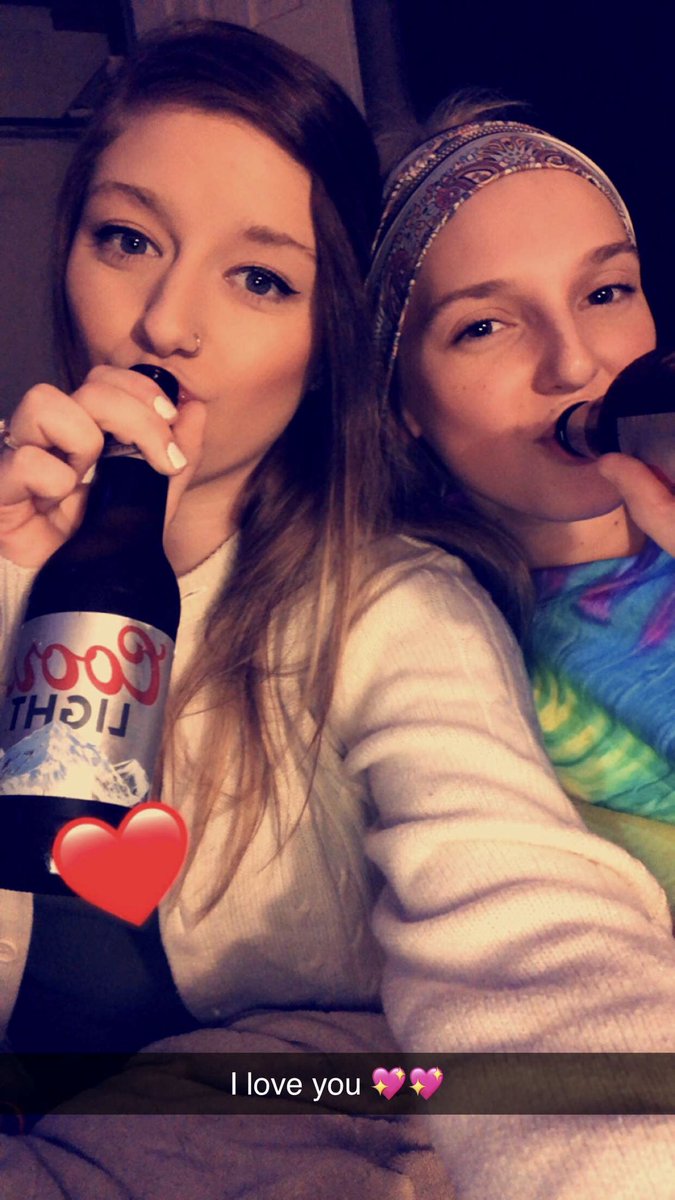 PeightonMclemo1's tweet photo. Happy effing 21st babyyyy😍🍻 love youuuuu🎉 @kelseimclemoree https://t.co/sJsHhUN6ih