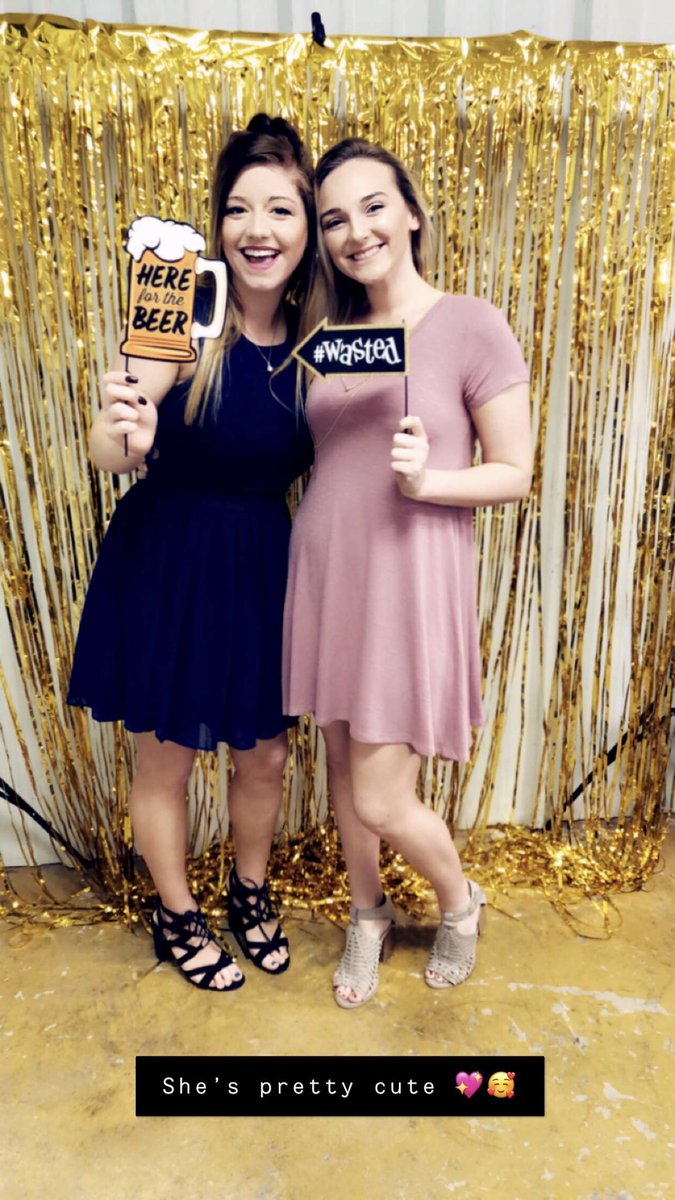 PeightonMclemo1's tweet photo. Happy effing 21st babyyyy😍🍻 love youuuuu🎉 @kelseimclemoree https://t.co/sJsHhUN6ih