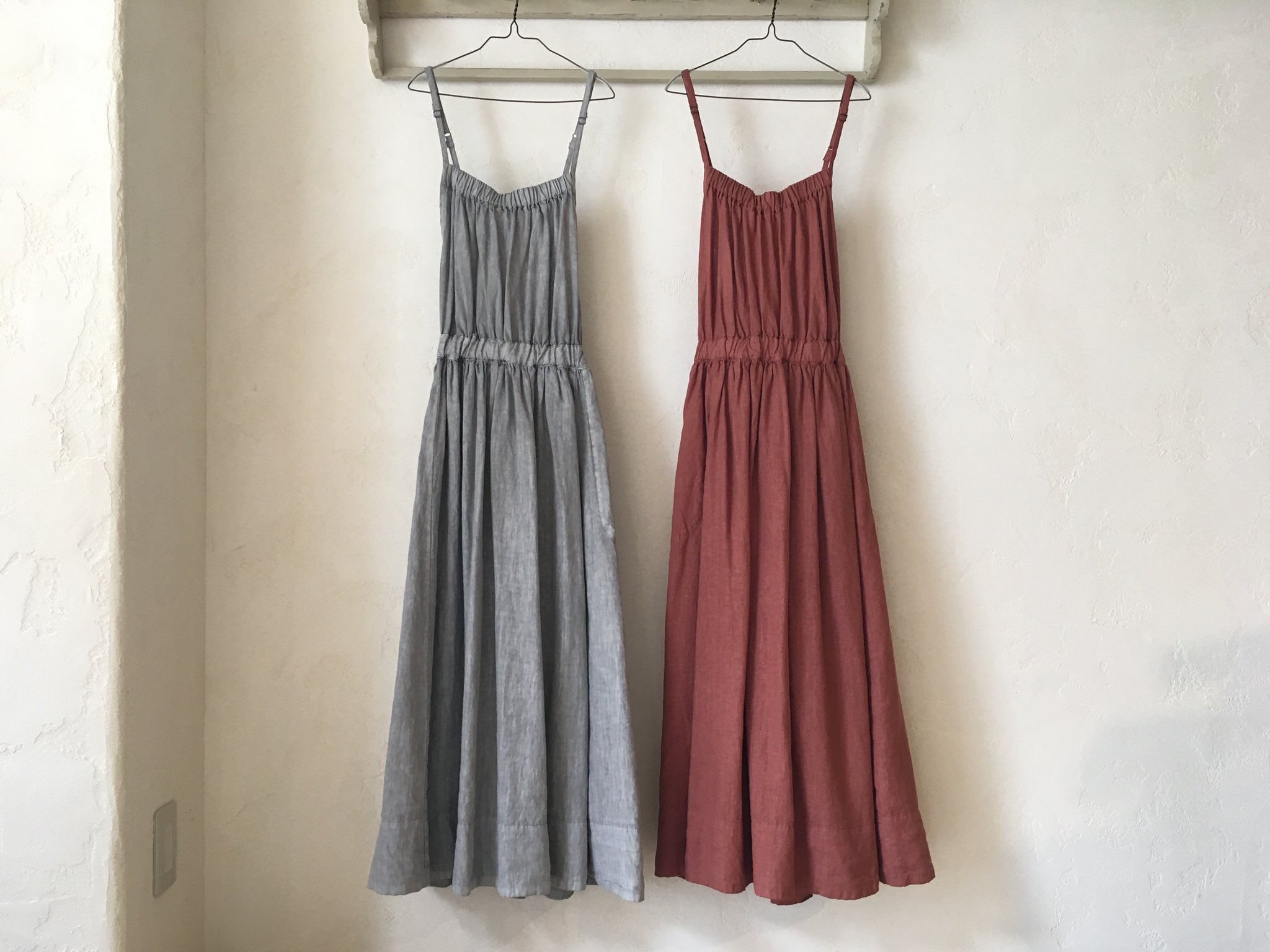 人気 ネストローブ ナチュラルダイリネンエプロンドレス 新品 タグ付き
