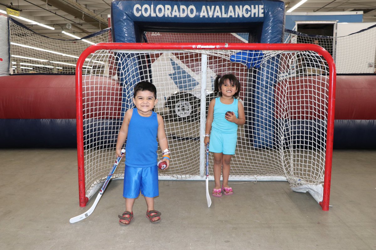 AvsYouthHockey's tweet photo. We are at the Denver County Fair this weekend! Stop by and see us this evening or tomorrow! #AvsGameOn @denverfair https://t.co/6GXCI1anwV
