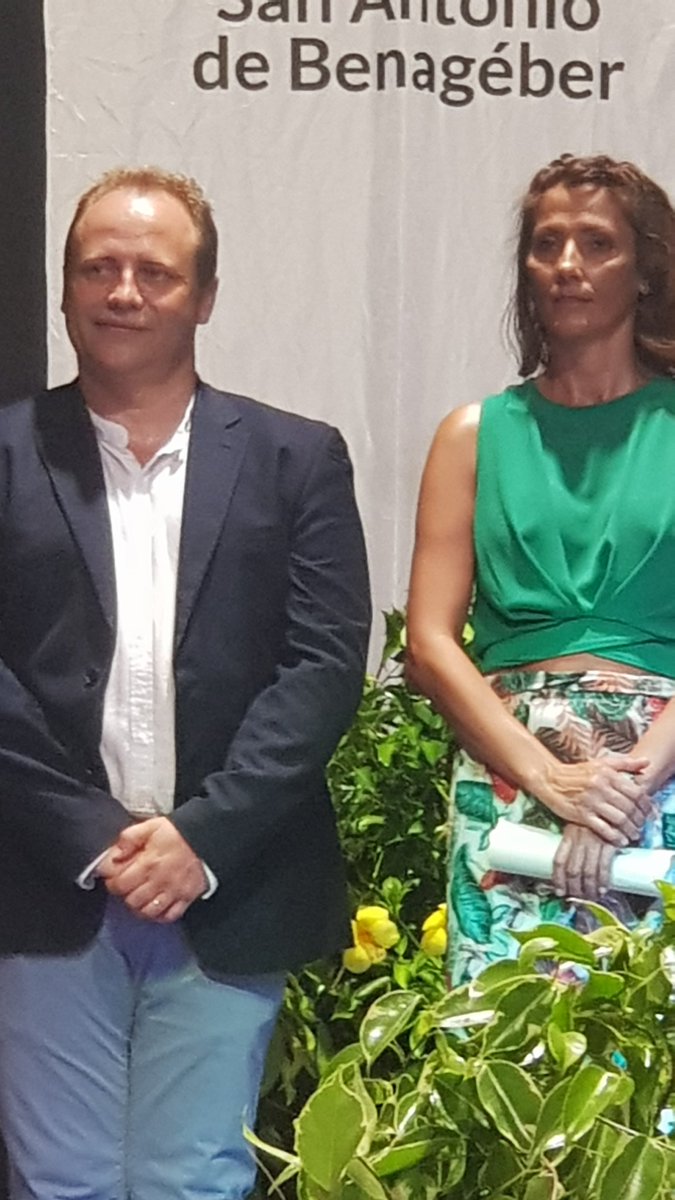 FallaNieva's tweet photo. Enhorabuena a nuestras Falleras Mayores 2020 Nuria y Emma y a nuestros Presidentes David y Alejandro por la  Proclamación que hemos vivido hoy! Unos grandes representantes y un orgullo para la Falla ❤👏

#FallaOlmosNieva #HacemosFalla #Fallas2020 #ProclamacionEjercicio2019_2020 https://t.co/3qtzpALwCp