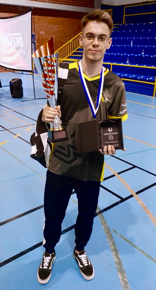 arritmicokev's tweet photo. Campeones y además MVP de la Oleague, pa’ todos los haters 🏆🥇 https://t.co/c5EoGZte0l