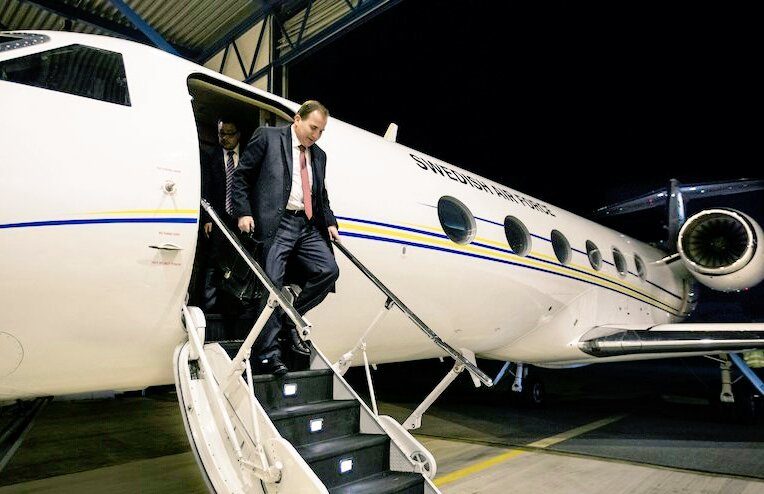 sweden_pm's tweet photo. Hemma igen efter att ha inspekterat några gatukök  för min kartläggning av nationens korvutbud. Lappens gatukök i Hedemora fick 4,5 stjärnor av fem möjliga. Kan ev. bli min hovleverantör. Rejäla portioner minsann. Britts Gatukök i Halmstad ligger också bra till. #mosbricka https://t.co/OIzslCCiXz