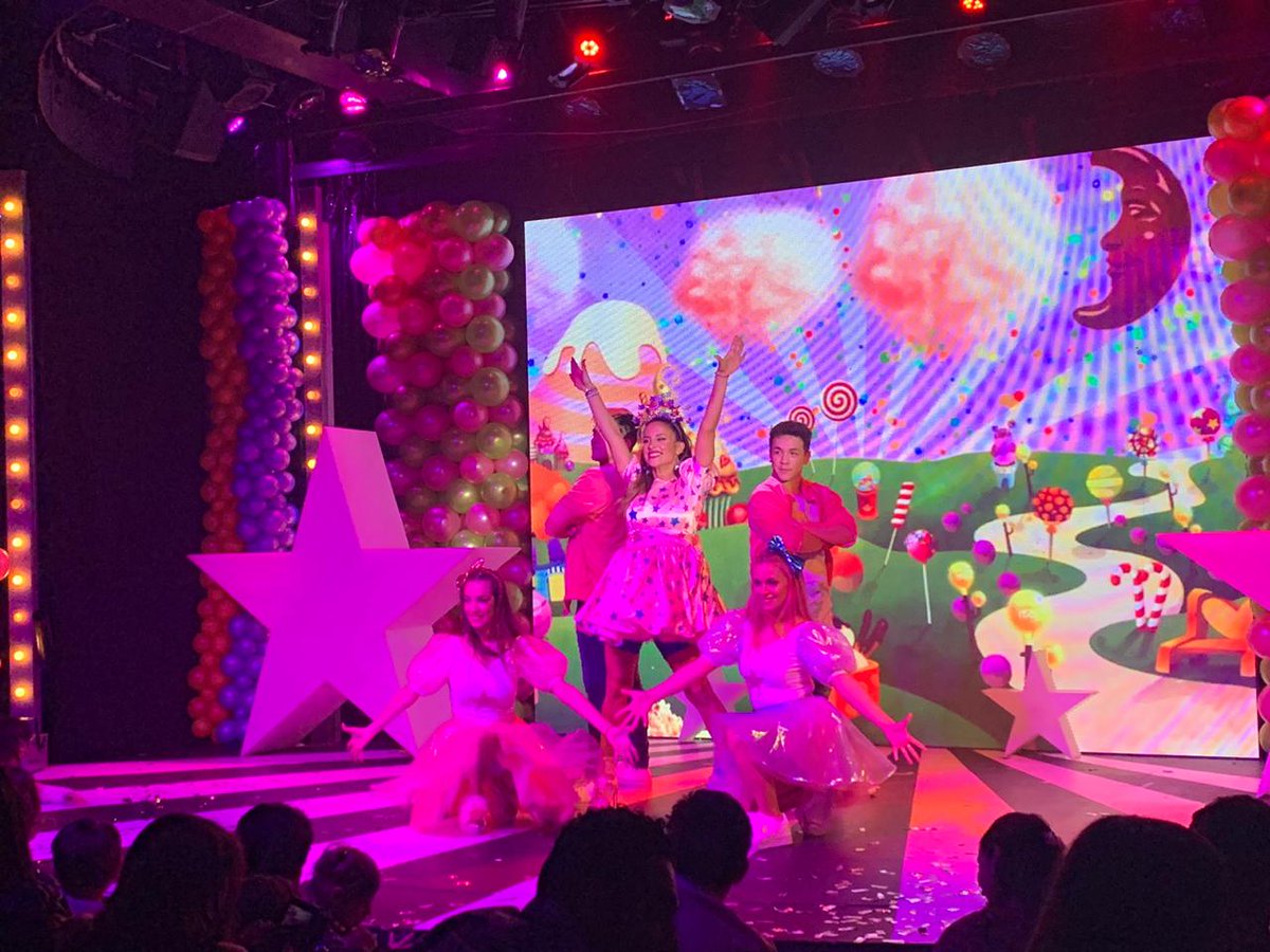 LaliMancuello's tweet photo. Hermosas 2 primeras funciones del Universo de @lourdesanchezok ❤❤❤ https://t.co/zKBA7MXu0y