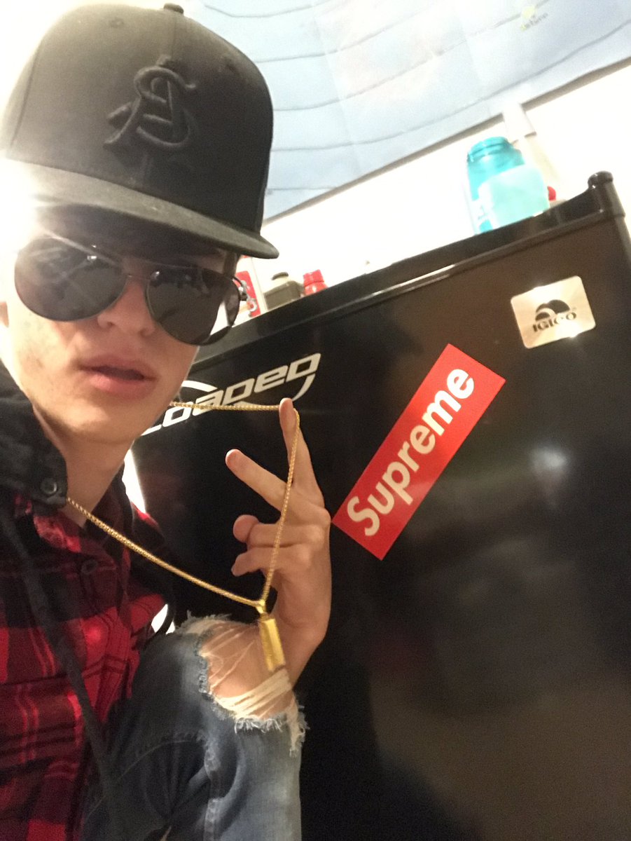 ColtonSeever's tweet photo. fit chek 🔥🔥💯
steppn out, hide your gilr🗣🥶🥵 https://t.co/Q2ElxvQsxt
