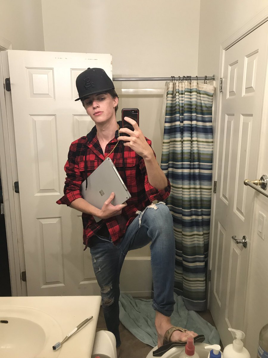 ColtonSeever's tweet photo. fit chek 🔥🔥💯
steppn out, hide your gilr🗣🥶🥵 https://t.co/Q2ElxvQsxt
