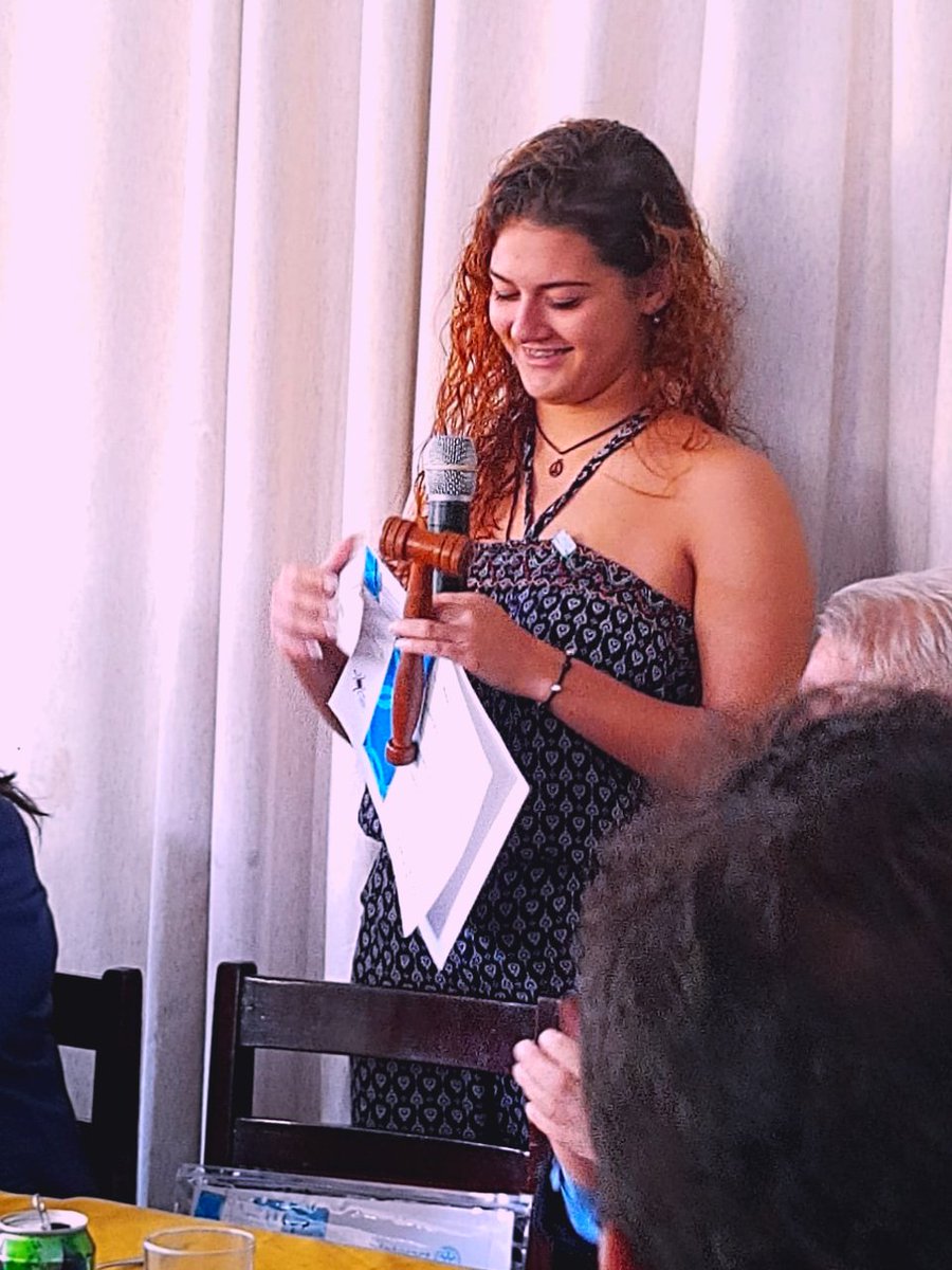 BrazInteract's tweet image. Dia 14/07 foi a posse da nossa presidente @Stefany_goiaba
Agora estão todos oficialmente empossados no clube Interact Braz de Pina. Muito orgulho desse clube que como a Fênix( nosso símbolo), ressurgiu e se restabeleceu com novos membros. Que tenhamos uma ótima gestão. 💙