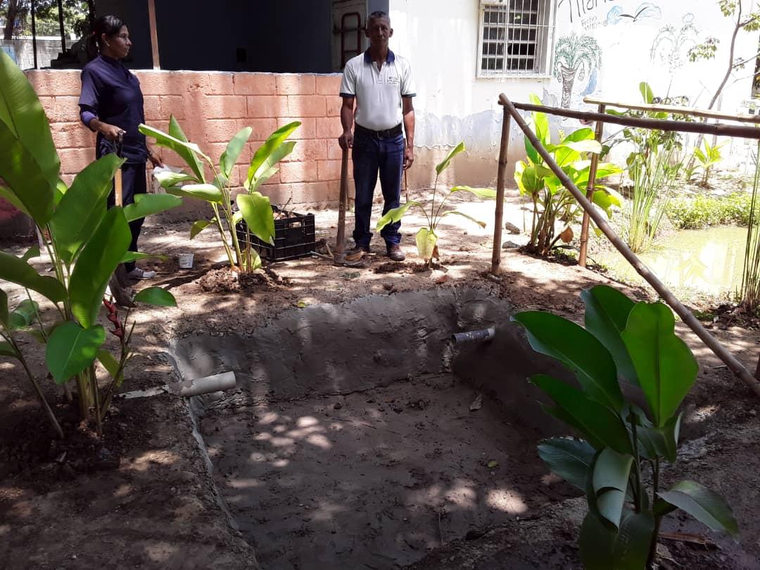 PRurdaneta's tweet photo. @PtmsCarabobo @PTMSNACIONAL UEN Carabobo La Isabelica .Cocina con estufa bloques de adobe y tilapia II https://t.co/OOtniCe9DA