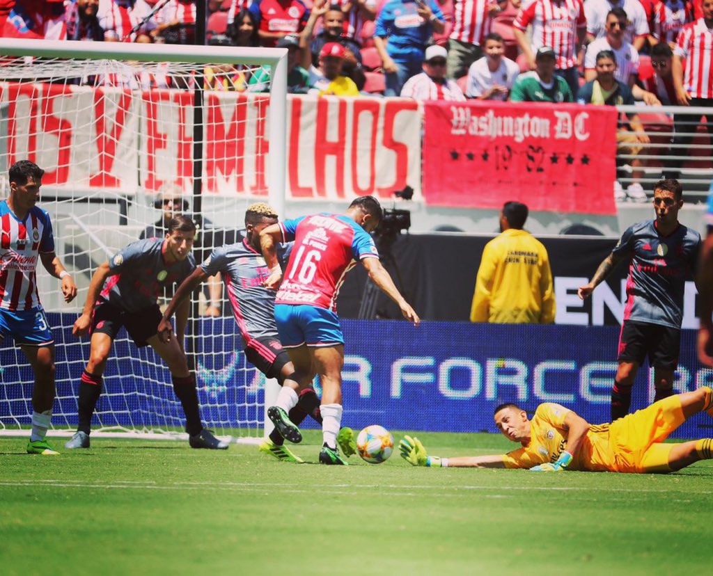vlachOD1mos's tweet photo. 🦅🔴⚪️
#ICC2019 #SLBChivas #SF 🇺🇸 https://t.co/uAYMcfpBHZ
