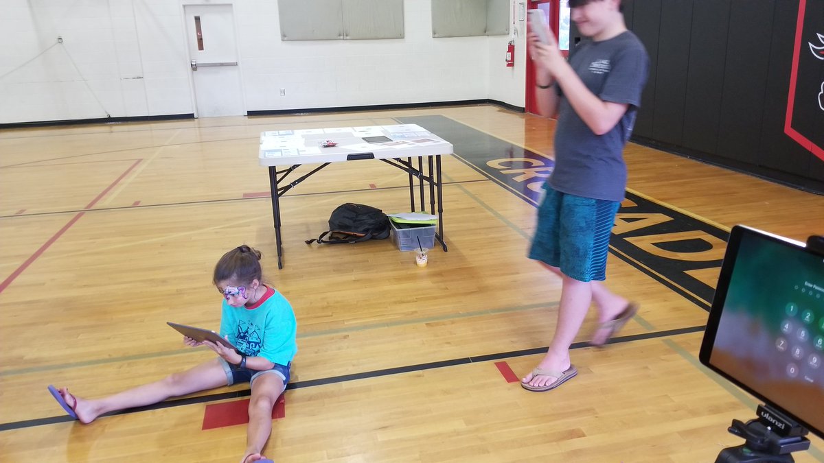 nathanc's tweet photo. It's #gameonday & these kids don't need anyone to tell them how to experience AR (hint: move around, explore, find excuses for dance parties.)
Thx @Gamerosity for inviting @torchapp to join the fun. We loved meeting all these jr. at designers! https://t.co/2pK3FOhLOc