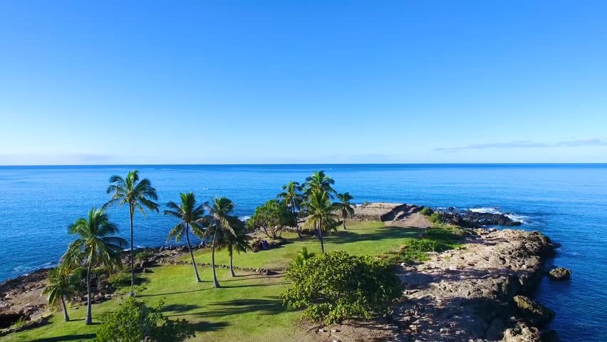 bookdirect's tweet photo. RT @OlaProperties: “For those looking for some solitude, Pokai Bay is one of the less crowded beaches on Oahu. Nearby, at Kane'ilio Point is the sacred Ku'iloloa Heiau (ancient Hawaiian temple).
📸 - @ymarathe
#Oahu #PokaiBay #HawaiianTemple #OlaPro… https://t.co/EKYTZrtTfF