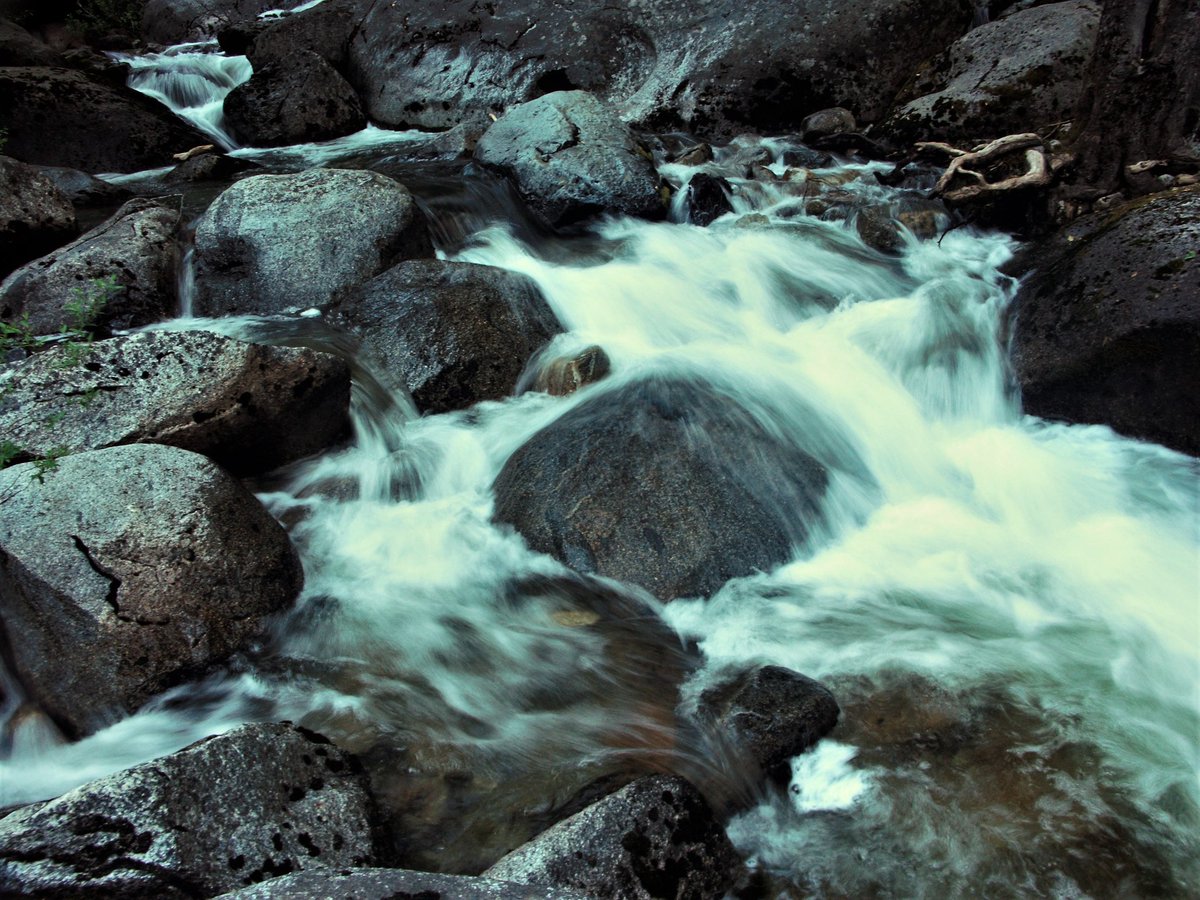 tg_pix_'s tweet photo. Wawona Creek (1) &amp; (2)
•
•
•
#photo #photographer #travelphotography #amaturephotography #wawona #creek #yosemite #yosemitenationalpark #blue #green #rocks #travel #camping #vacation #stream https://t.co/P8Oa2XK0AY