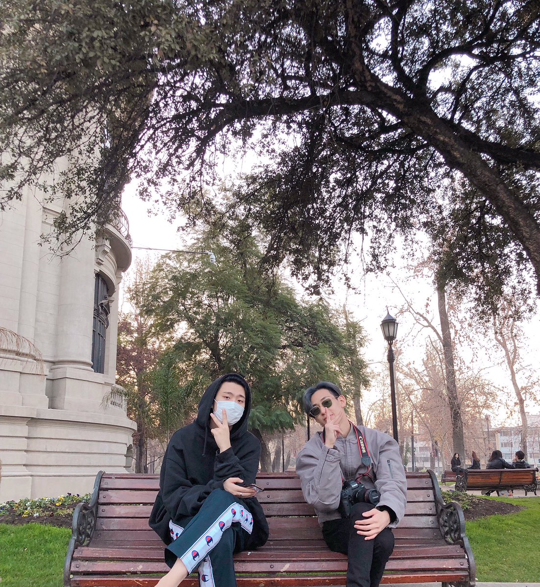 BhuwakulsQueen's tweet photo. @Viquiy1 i like it! Day and night hdgskfyfhu #youngjae #bambam #chile #keepspinninginchile #got7inchile https://t.co/9y2jIfPhDo